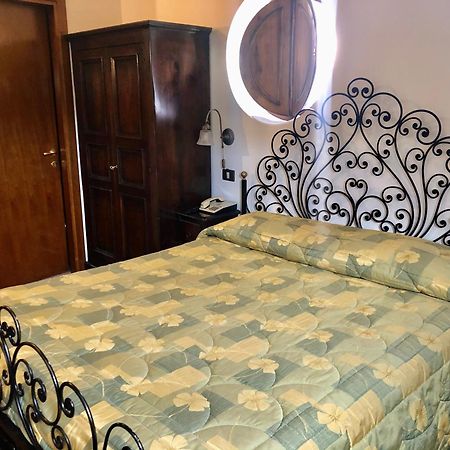 פסקאסרולי Hotel Bucaneve מראה חיצוני תמונה
